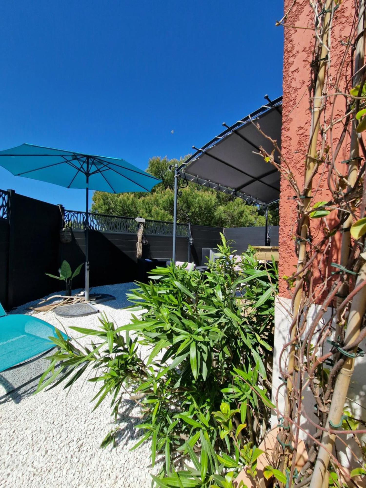 L'Instant Mer - Bord De Mer - Studio Avec Grand Jardin A La Capte Hyères Esterno foto